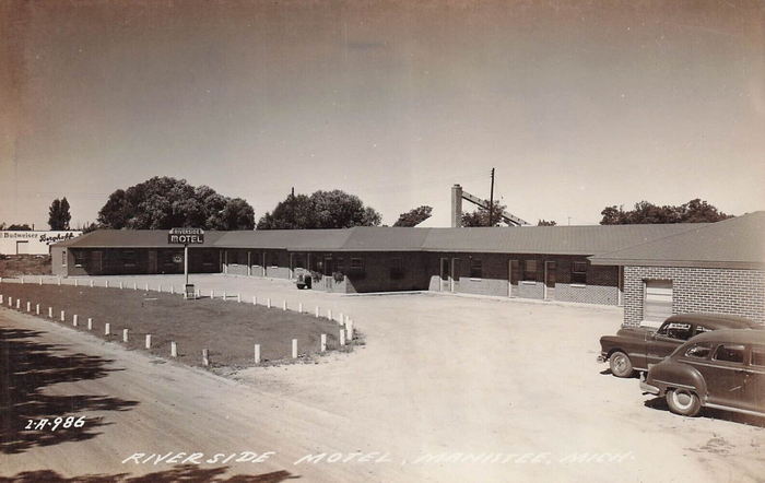 Riverside Motel & Marina (Riverside Motel) - Postcard